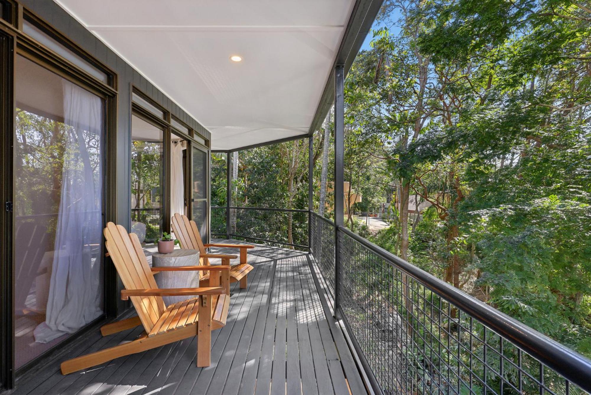 Luxurious 2-Bed Beach House With Ocean Views Villa Gold Coast Exterior photo